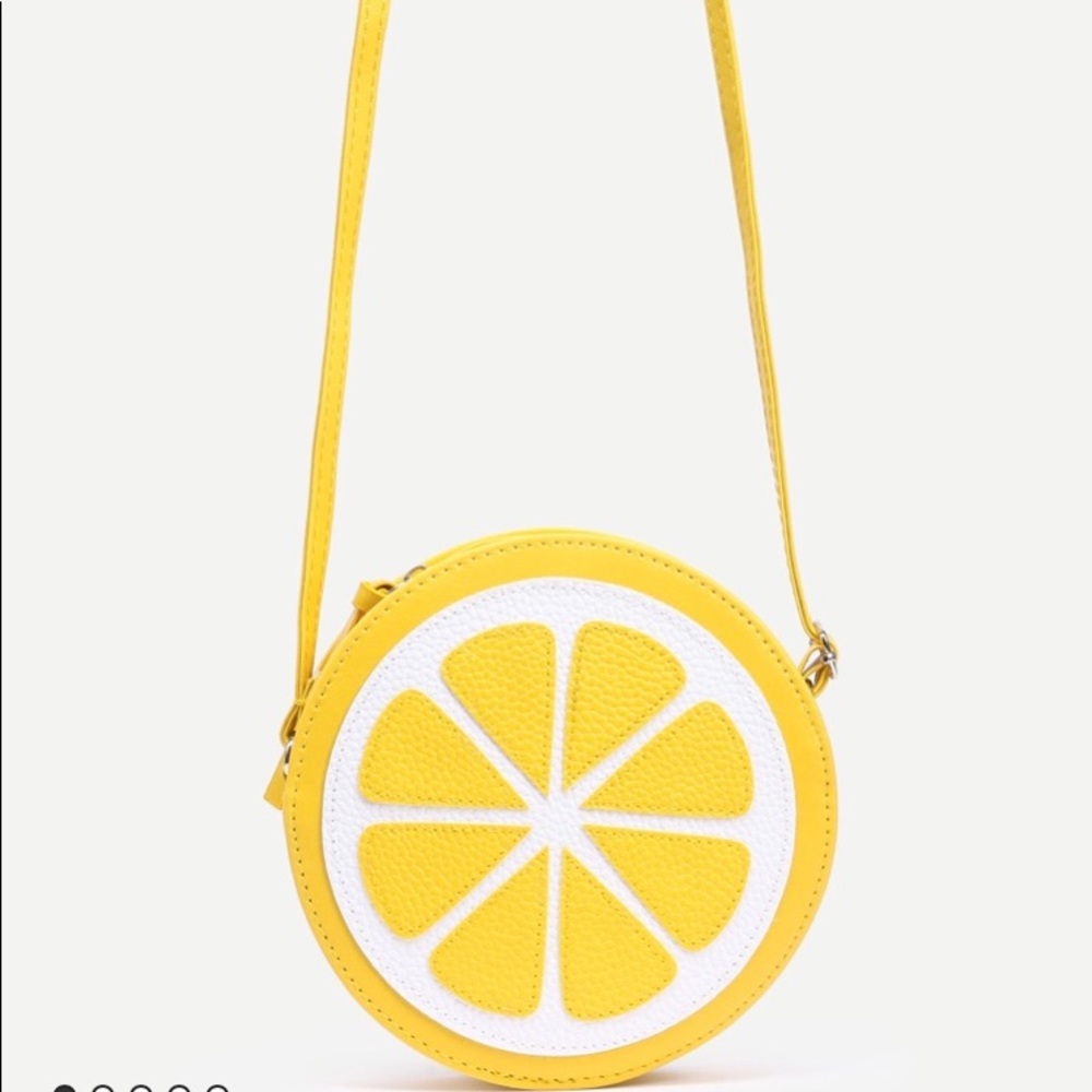 Adorable lemon handbag 🍋